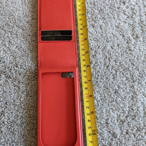 CHANEL Coral Patent Leather 2013-2014 CC Quilted Flap iPhone 5 Case - Picture 4 of 6